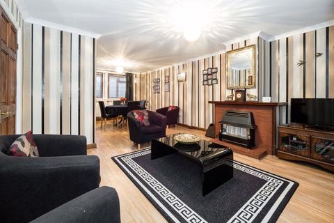 28 Colne Drive, Romford, RM3 9JX