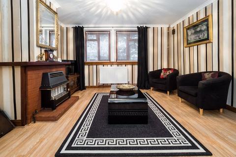 28 Colne Drive, Romford, RM3 9JX