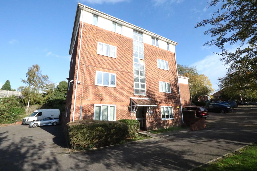 Ashford Court, Grays 1 bed flat £750 pcm (£173 pw)