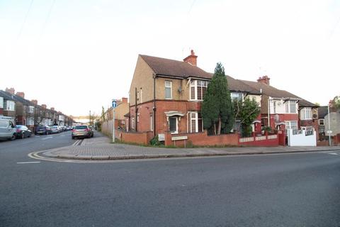 3 bedroom end of terrace house for sale, CHAIN FREE on Ashburnham Road, Luton