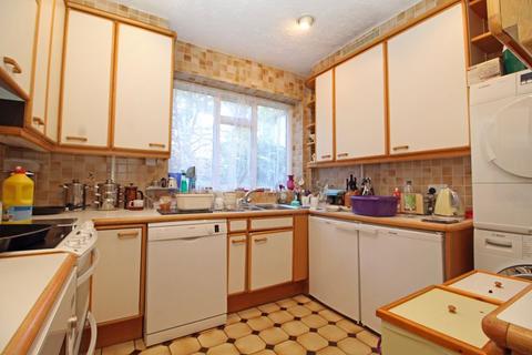 28 Ingham Road, South Croydon, CR2 8LT