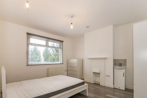 1 bedroom in a flat share to rent - Pinner Road, Harrow