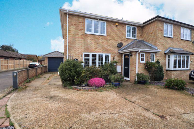 Plough Road, Great Bentley, Colchester 3 bed semidetached house £307,500