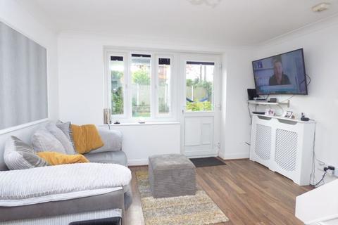 42 Shanklin Close, Great Sankey, Warrington, WA5 3JN