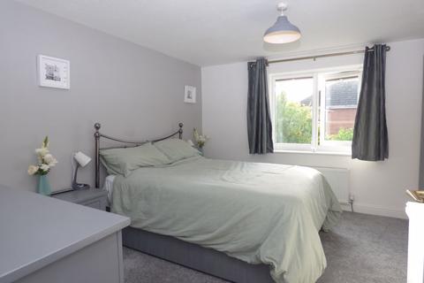 42 Shanklin Close, Great Sankey, Warrington, WA5 3JN