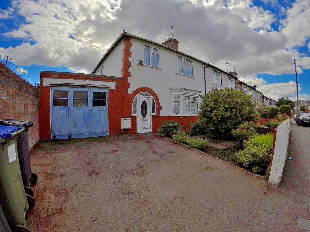 Springfield Crescent, West Bromwich, B70 6LW 3 bed semidetached house