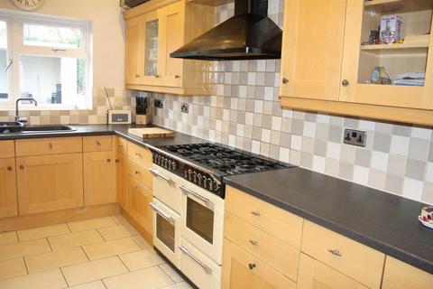 49 Station Road, Glenfield, Leicester, LE3 8BU