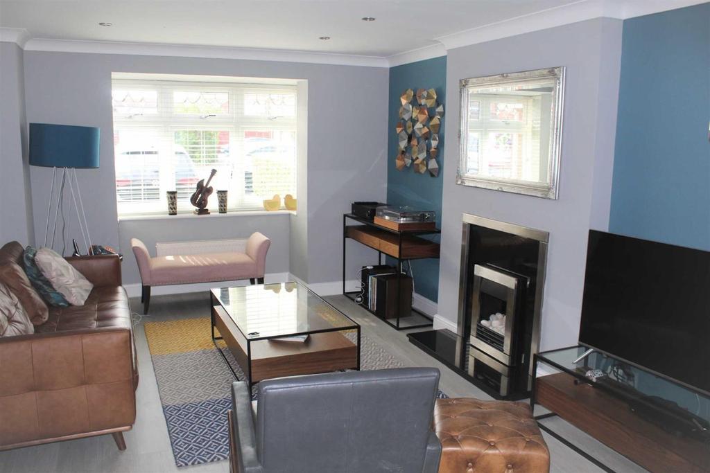 Sword Close, Glenfield, Leicester 4 bed detached house £375,000