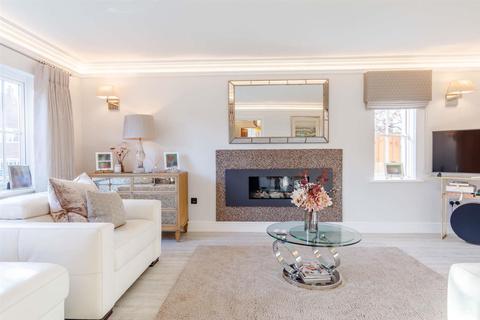 9 Lower Drive, Besford, Worcester, WR8 9AH
