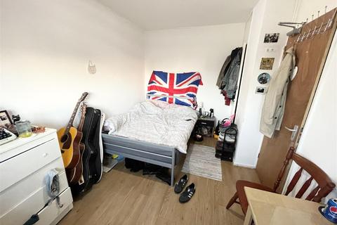 49 Pollard Street, London, E2 6LY