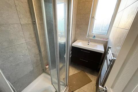 49 Pollard Street, London, E2 6LY