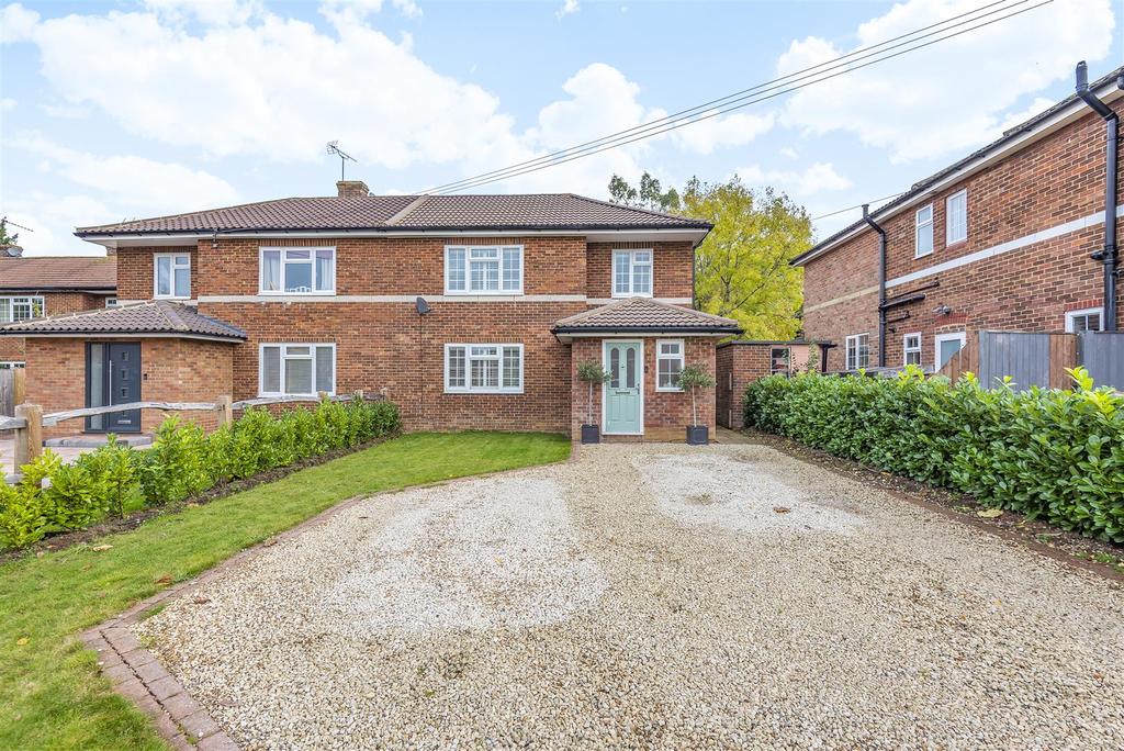 Nightingale Crescent, West Horsley 4 bed semidetached house £795,000