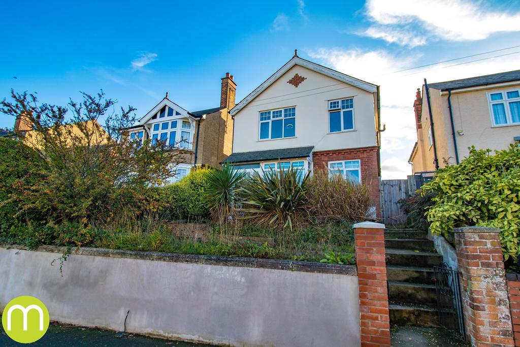 Maldon Road, Colchester, CO3 3 bed detached house £390,000