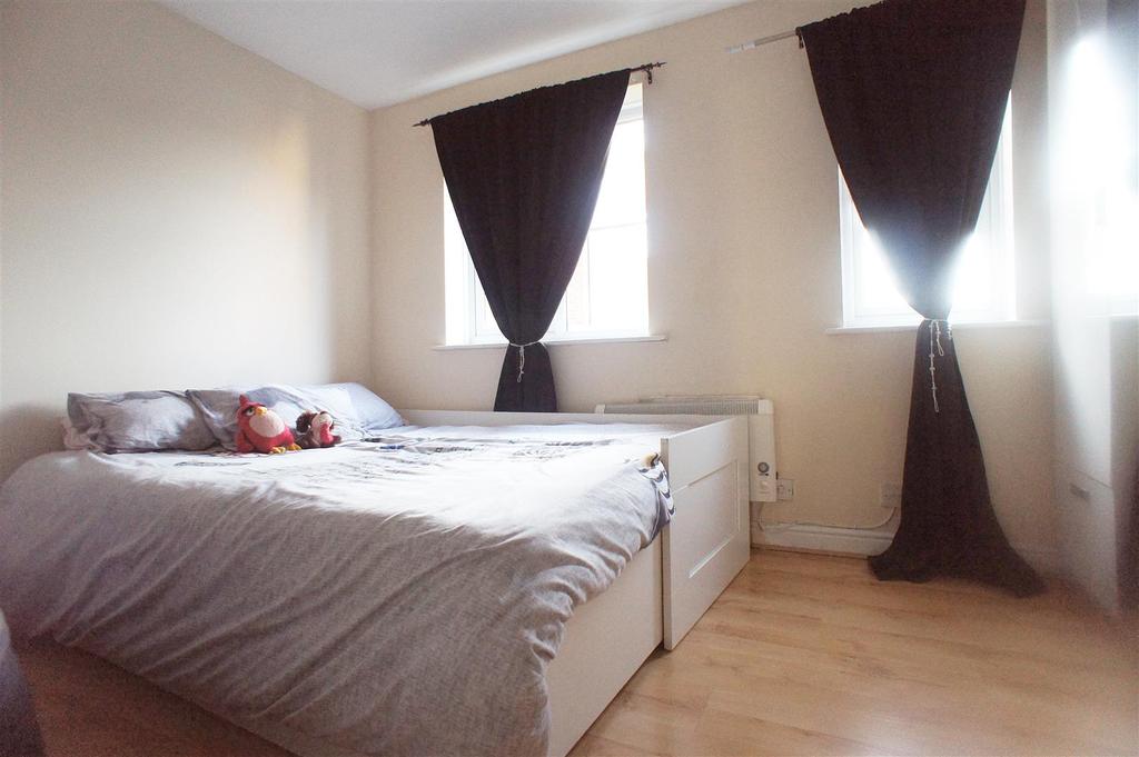 Enfield Island Village, EN3 1 bed flat £1,100 pcm (£254 pw)