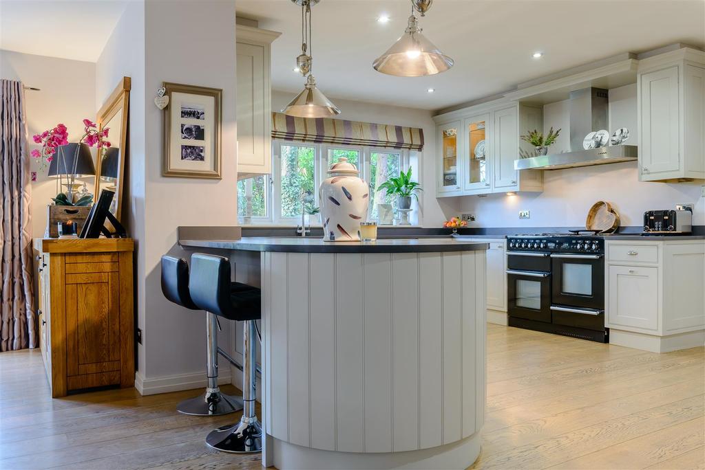 8442802-interior28.jpg