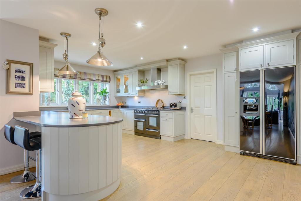 8442802-interior12.jpg