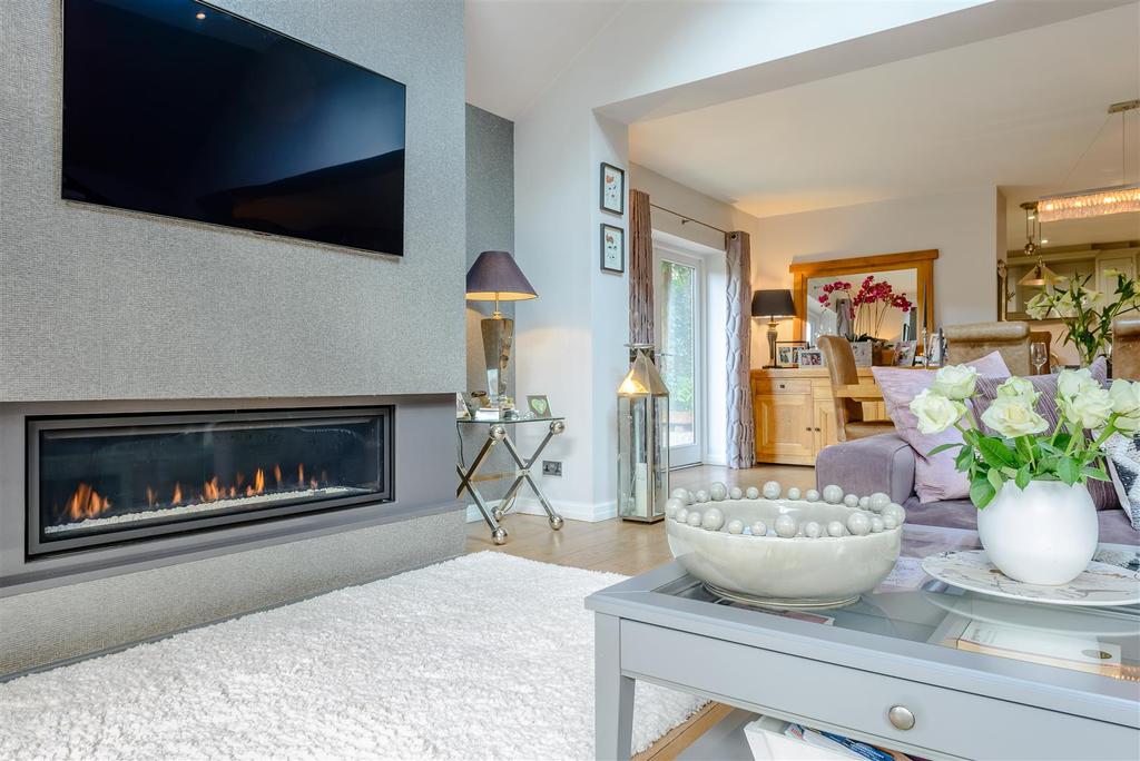8442802-interior21.jpg