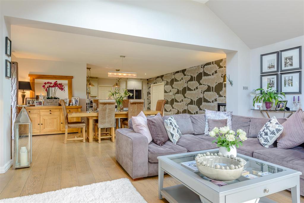 8442802-interior19.jpg