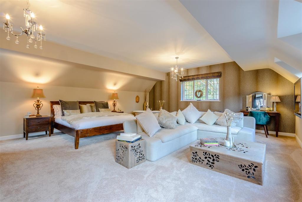 8442802-interior41.jpg