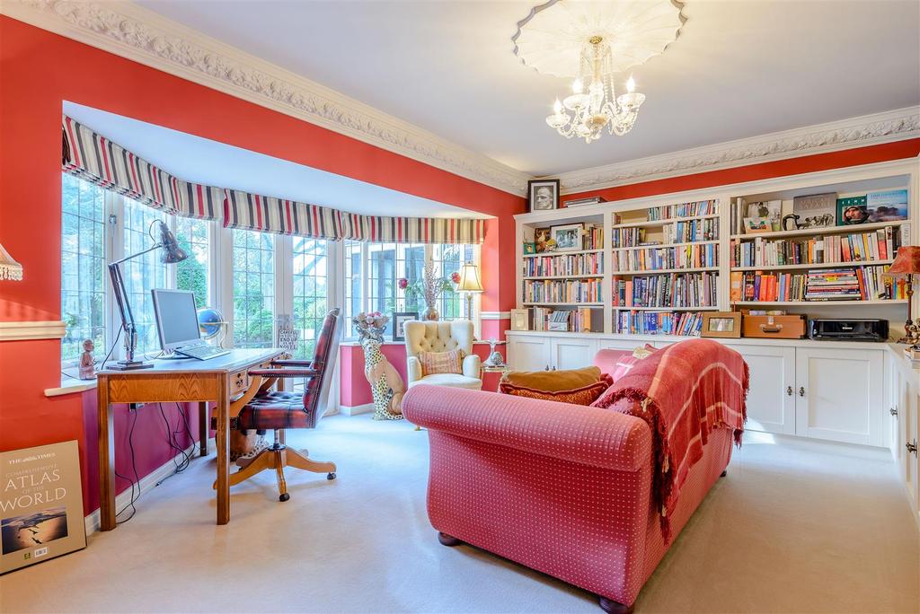 8442802-interior22.jpg