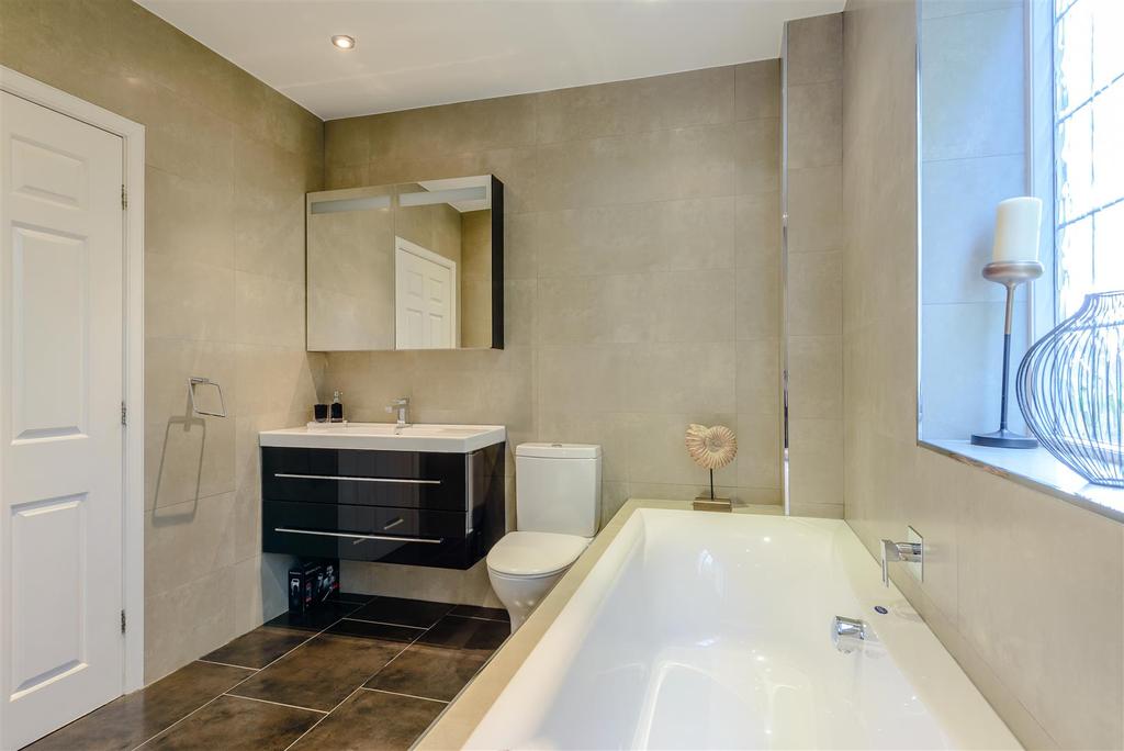 8442802-interior38.jpg