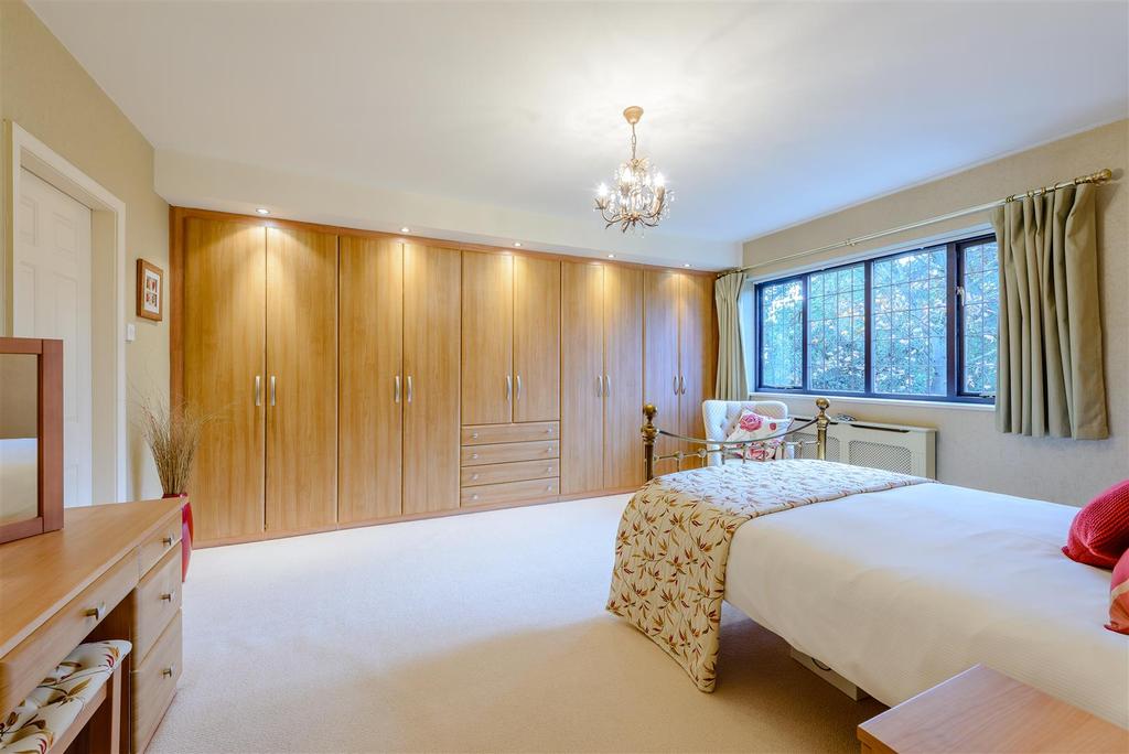 8442802-interior46.jpg