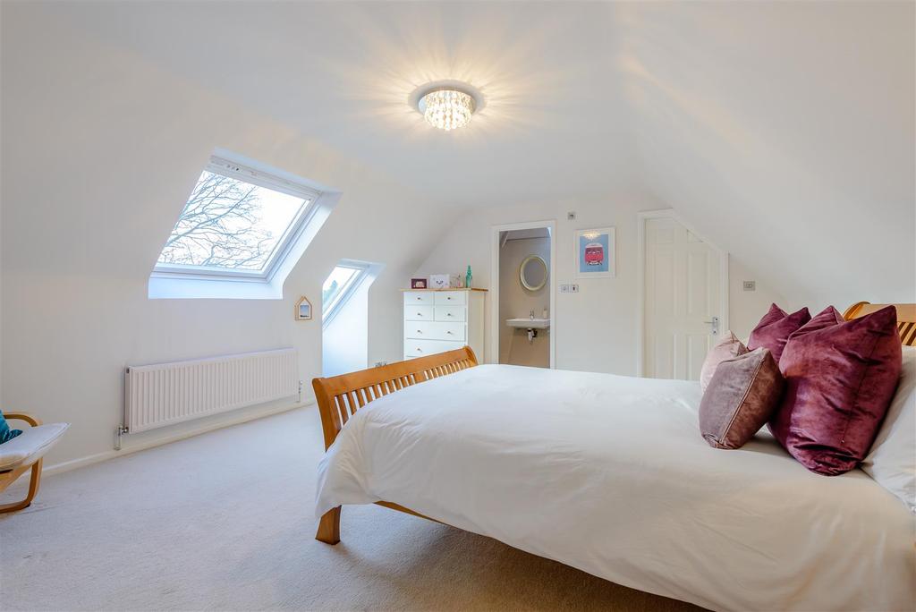 8442802-interior53.jpg