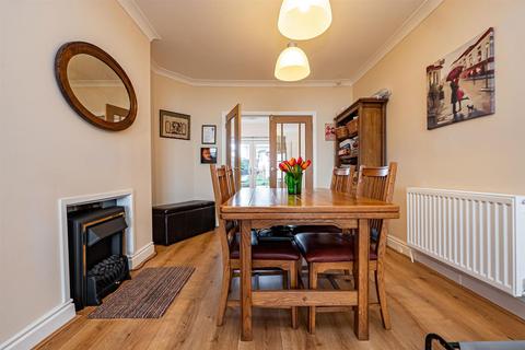 41 Esplanade, Hornsea, HU18 1NQ