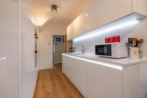 41 Esplanade, Hornsea, HU18 1NQ