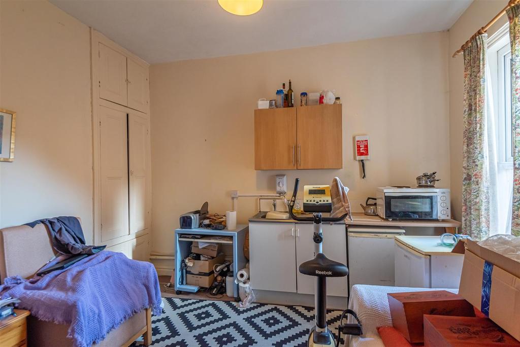 Room 8