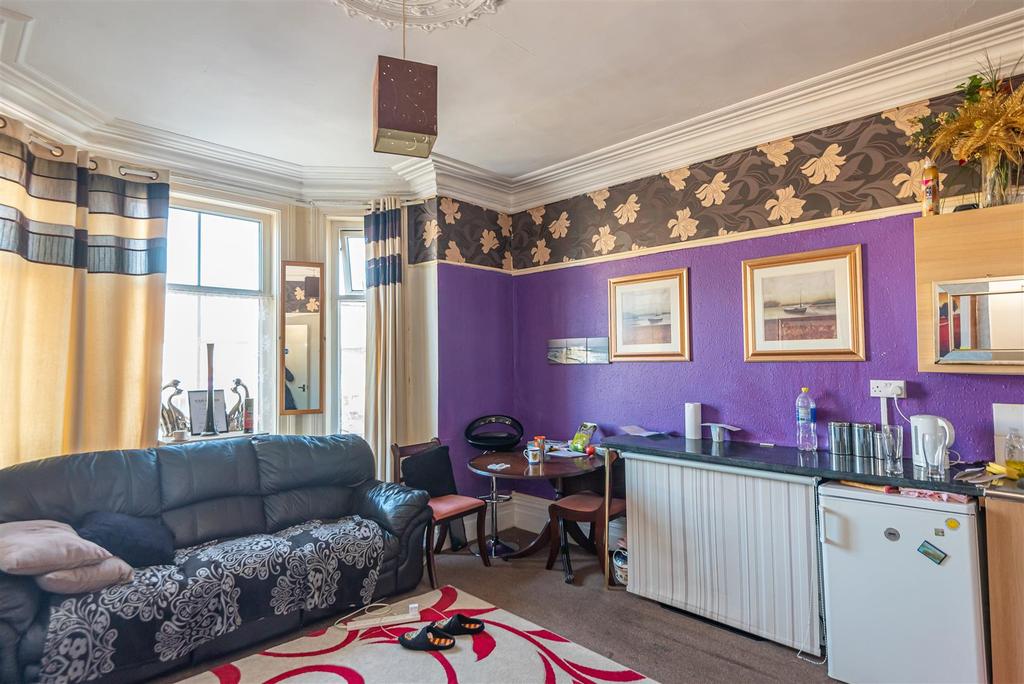 Room 4 - Living space