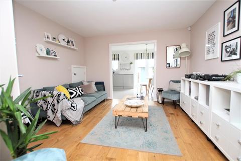 11 Abinger Close, Bradford, BD10 8DE