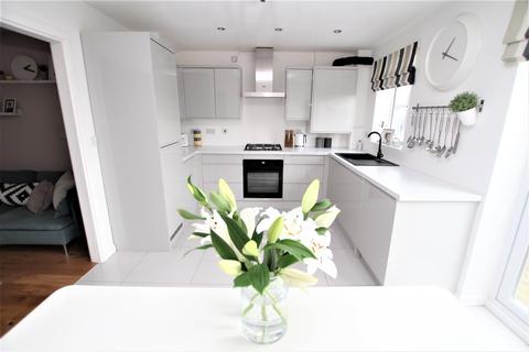 11 Abinger Close, Bradford, BD10 8DE