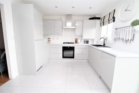 11 Abinger Close, Bradford, BD10 8DE