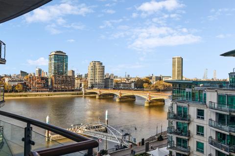 2 bedroom flat to rent, Hamilton House, St George Wharf, London