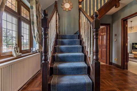1 Vincent Close, Corringham, Stanford-le-hope, SS17 7QL