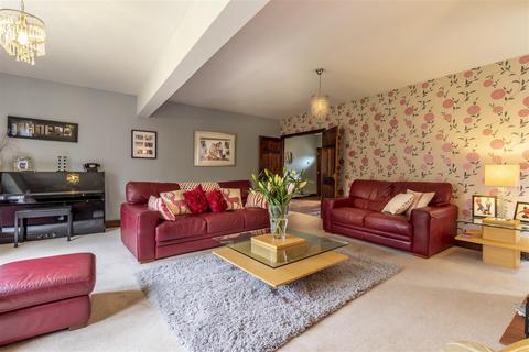 1 Vincent Close, Corringham, Stanford-le-hope, SS17 7QL