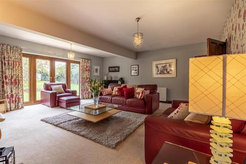 1 Vincent Close, Corringham, Stanford-le-hope, SS17 7QL