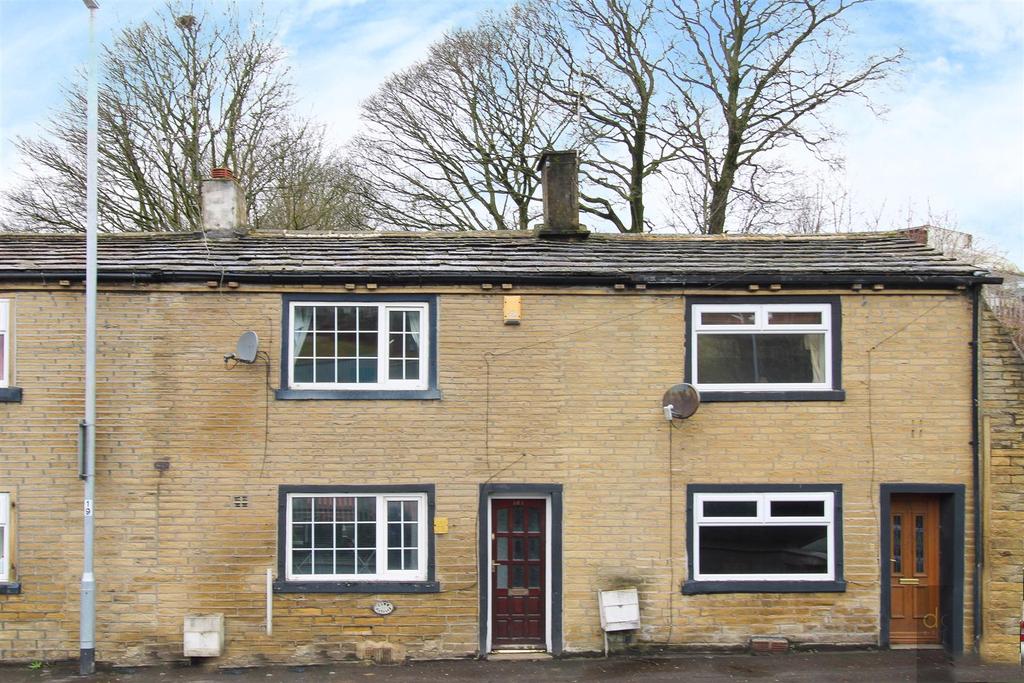Shay Lane, Holmfield, Halifax 1 bed terraced house £65,000