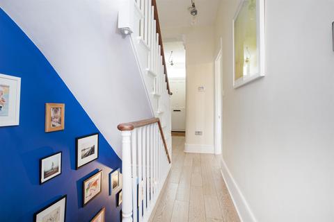 6 Brunswick Villas, London, SE5 7RR