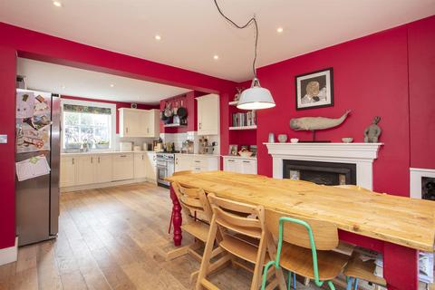 6 Brunswick Villas, London, SE5 7RR