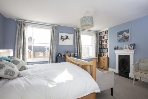 6 Brunswick Villas, London, SE5 7RR