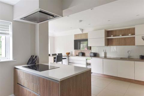 2 Higher Green, Epsom, KT17 3BA