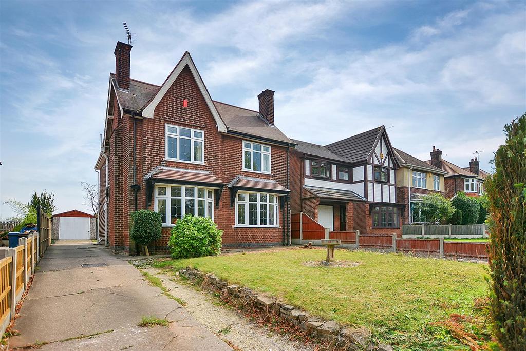 Mansfield Road, Warsop 3 bed detached house £250,000