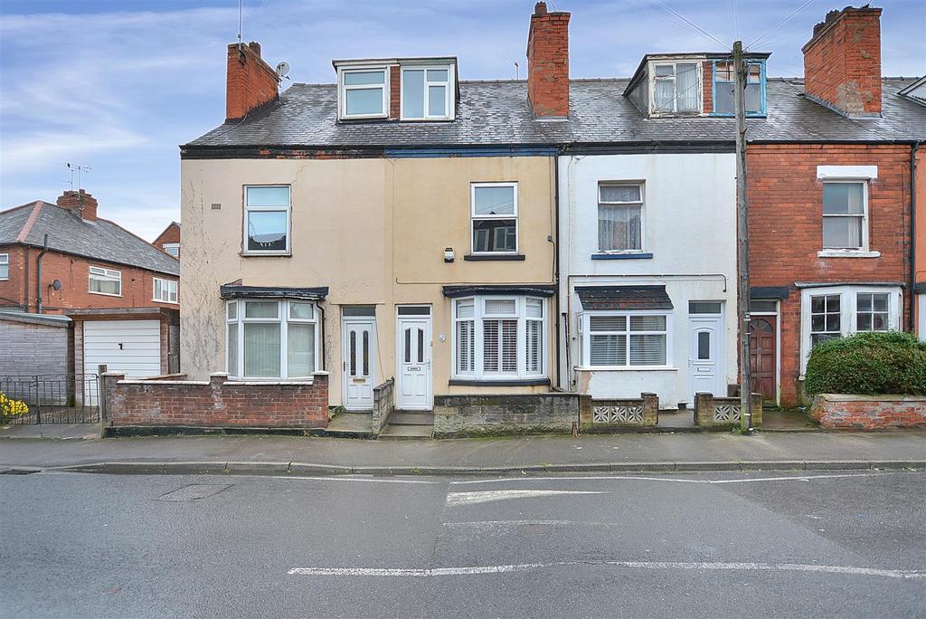 Broxtowe Drive, Mansfield 3 bed terraced house £105,000