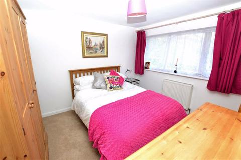 10 Eccles Close, Caversham, Reading, RG4 5BJ