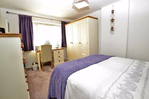 10 Eccles Close, Caversham, Reading, RG4 5BJ