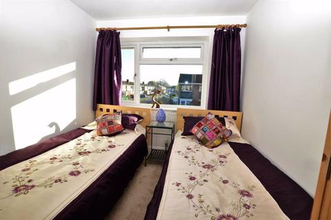 10 Eccles Close, Caversham, Reading, RG4 5BJ