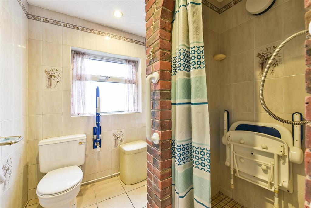 Annexe Shower Room