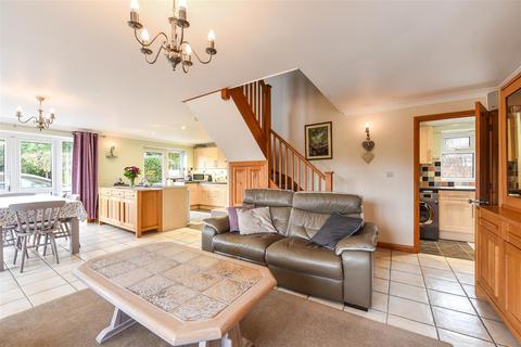 Little Warwick Barnham Road, Eastergate, Chichester, PO20 3RT